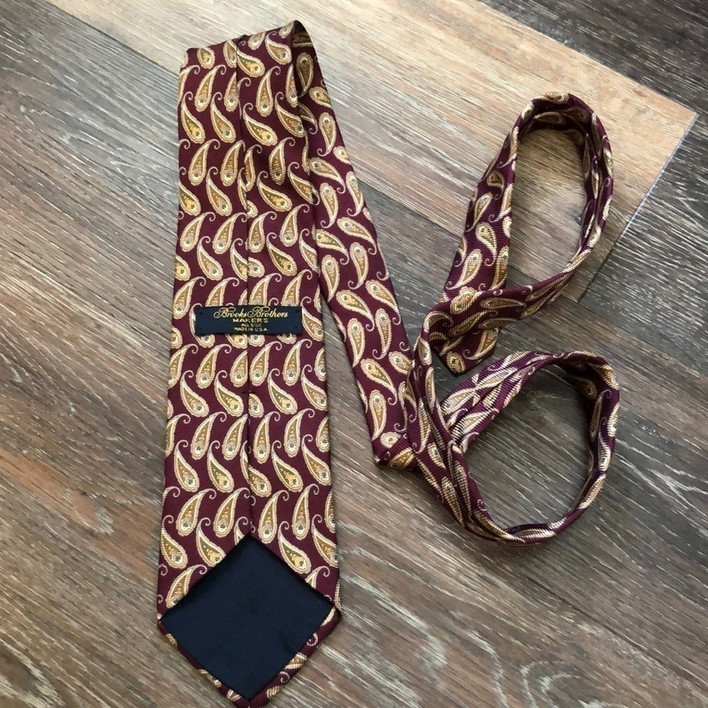 𝅺Brooks Brothers Makers All Silk Tie